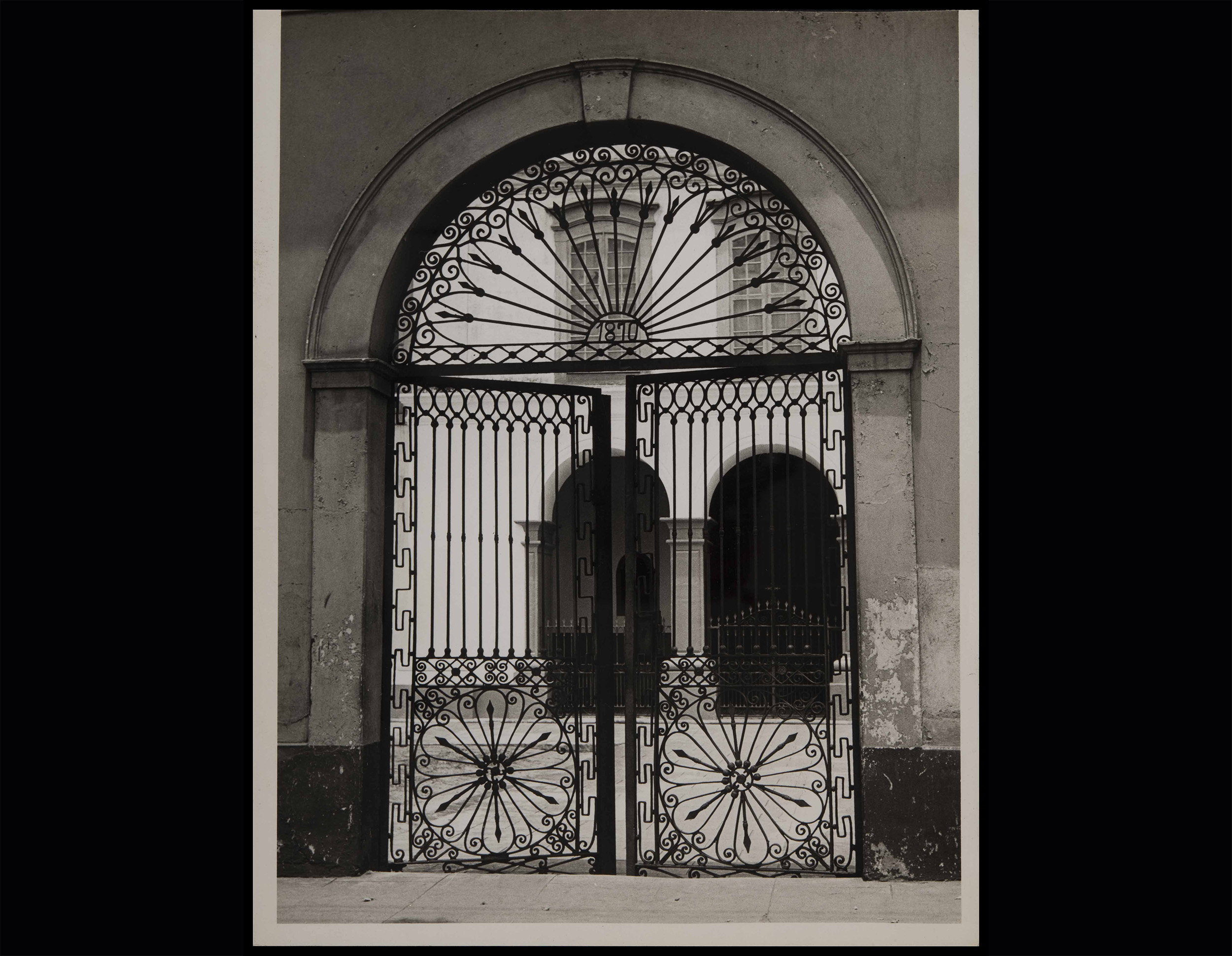 Portão do Convento da Luz (1870). Av. Tiradentes. DSP, 18/1/1958.