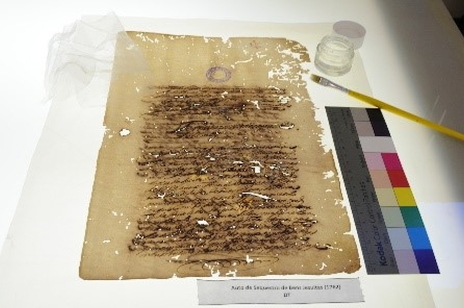 Documento manuscrito tinta ferrogálica