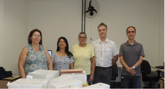 Equipe do Núcleo de Registro e Empréstimo: Terezinha... Equipe do Núcleo de Registro e Empréstimo: Terezinha...